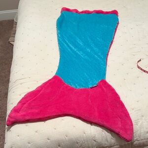 Pink and Blue Mermaid Tail Blanket